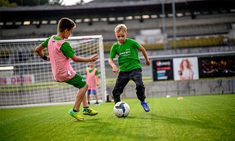 Ligová fotbalová asociace uspořádala fotbalový kemp pro ukrajinské děti
